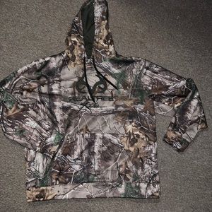 Real Tree hooded pullover